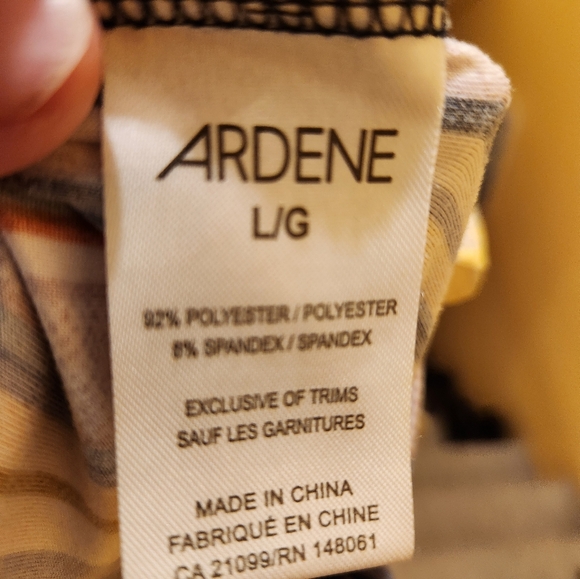 Ardene large wide legged cropped pants.   Multicolored stripes - Picture 3 of 3